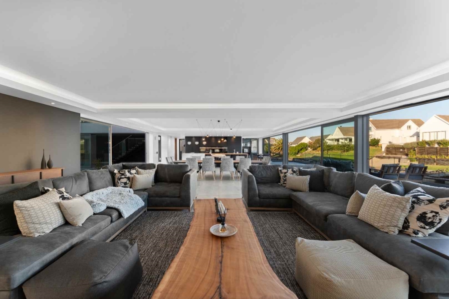 6 Bedroom Property for Sale in Canals Eastern Cape